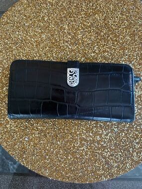 Brighton Black Croc-Embossed Leather Wallet with Silver Scroll Snap EUC 8” x 4”